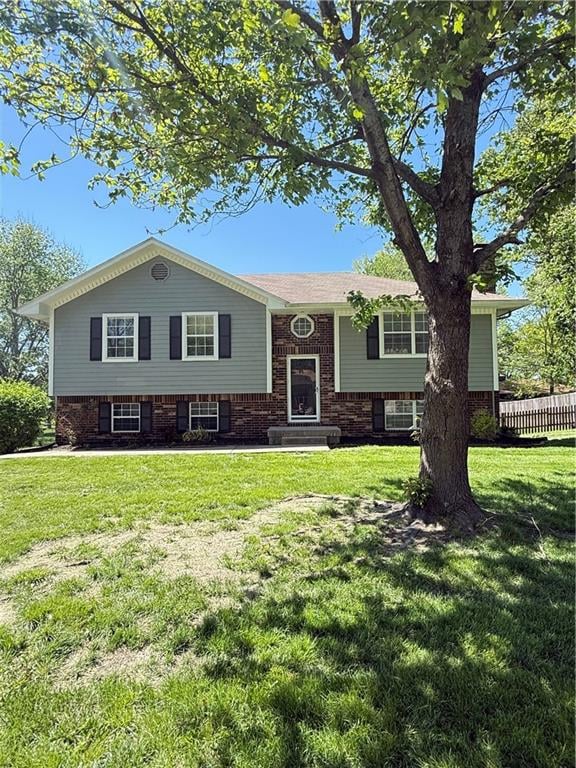 302 16th Ave, Greenwood, MO 64034