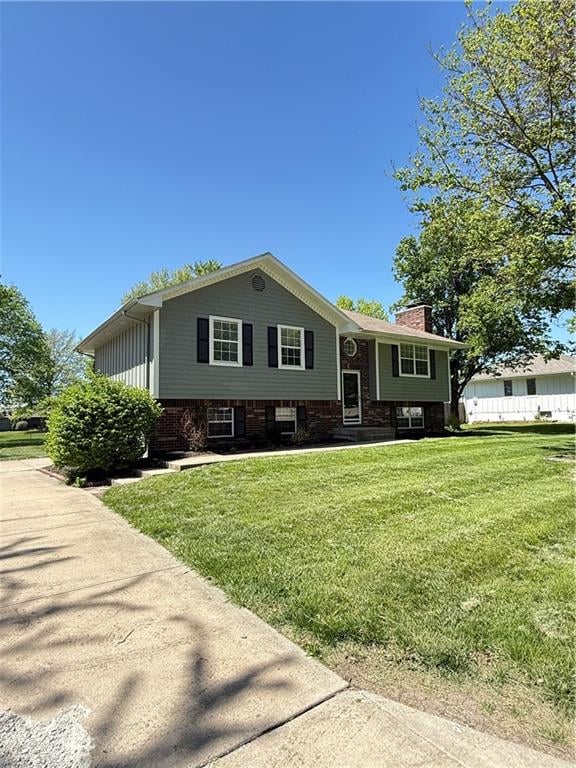 302 16th Ave, Greenwood, MO 64034