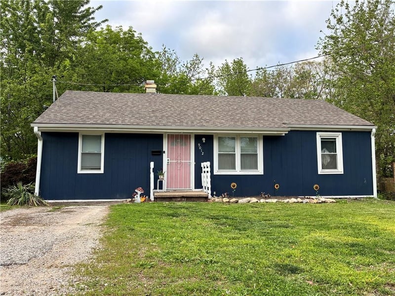 9012 52nd Ter, Kansas City, MO 64133
