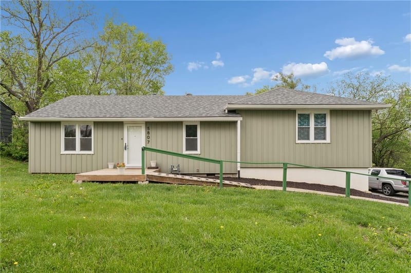 5807 Bennington Ave, Kansas City, MO 64129