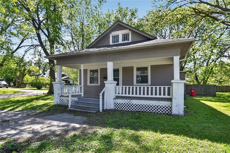 10143 Golf Ave, Independence, MO 64053