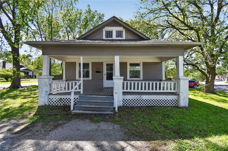 10143 Golf Ave, Independence, MO 64053