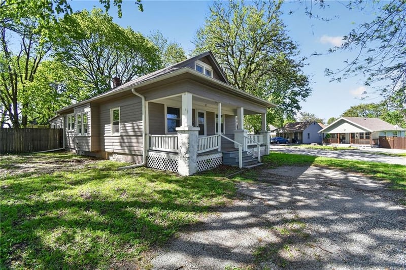 10143 Golf Ave, Independence, MO 64053