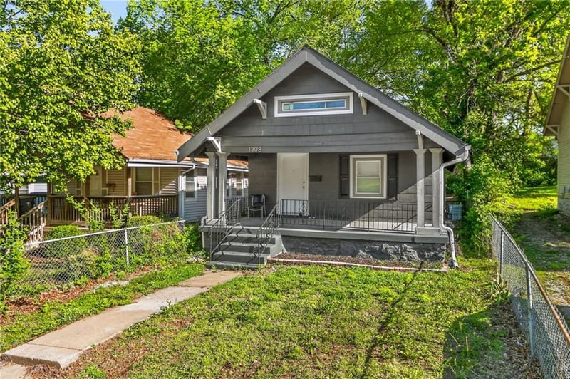 1308 59th St, Kansas City, MO 64110