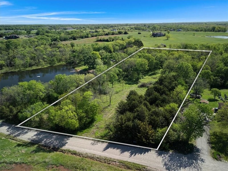 12975 Frontier Rd, Olathe, KS 66061