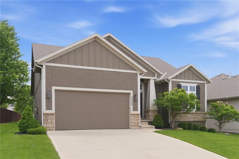 24309 91 Pl, Lenexa, KS 66227