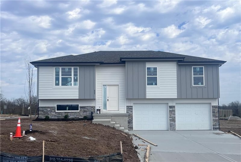 685 Ranson Pl, Independence, MO 64056