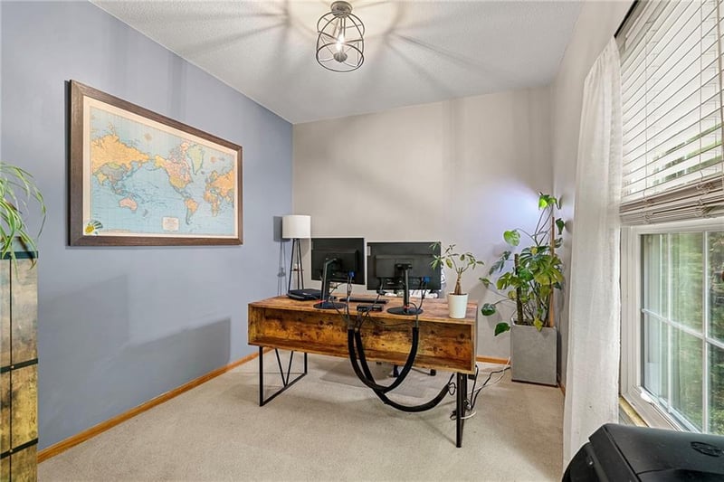 15444 Wyandotte Dr, Olathe, KS 66062