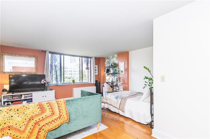 600 8th St #5S, Kansas City, MO 64106
