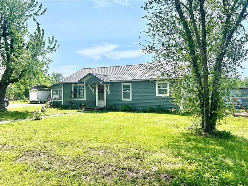 304 Marvin Ave, Walker, MO 64790