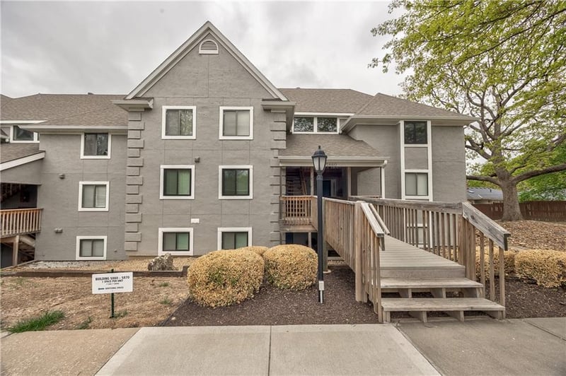 5860 Park St #7, Shawnee, KS 66216