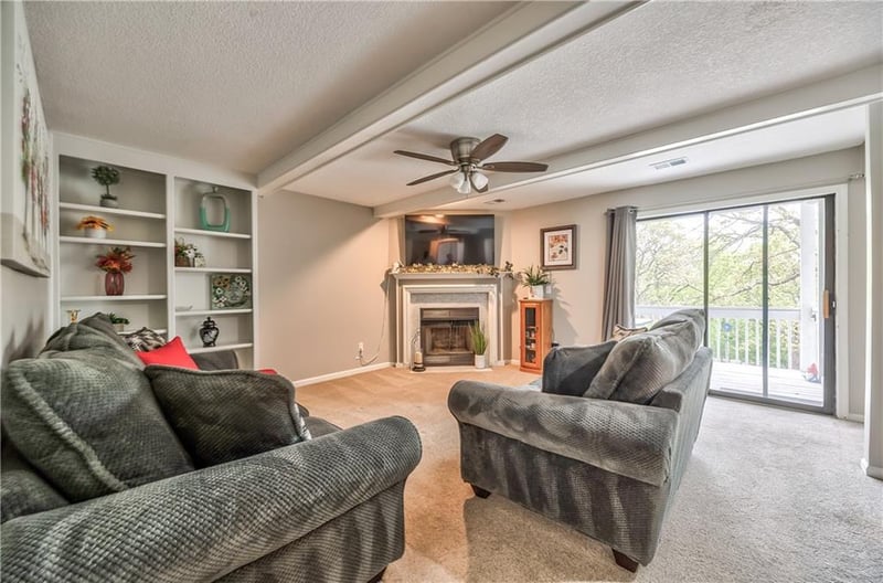5860 Park St #7, Shawnee, KS 66216