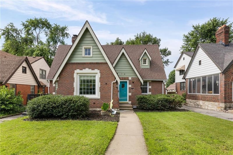719 Gregory Blvd, Kansas City, MO 64131