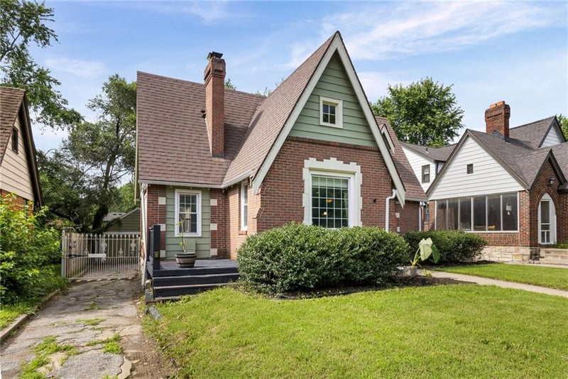 719 Gregory Blvd, Kansas City, MO 64131