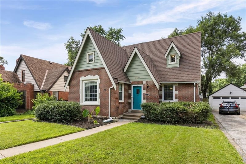 719 Gregory Blvd, Kansas City, MO 64131