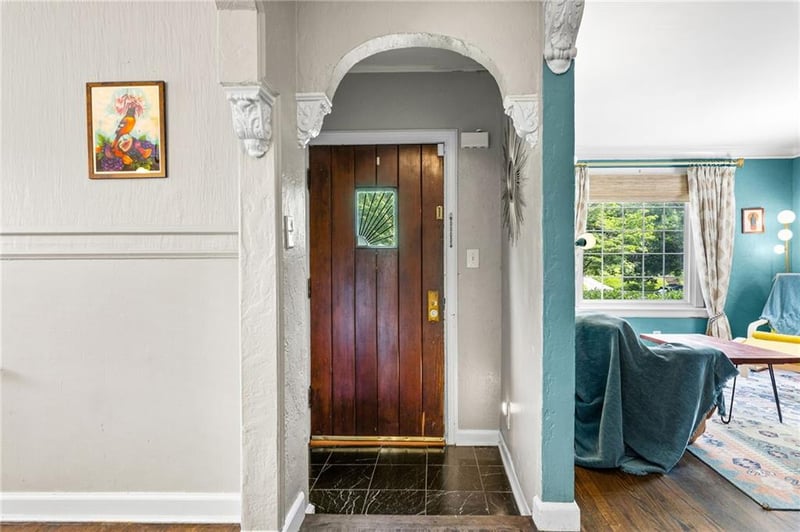 719 Gregory Blvd, Kansas City, MO 64131