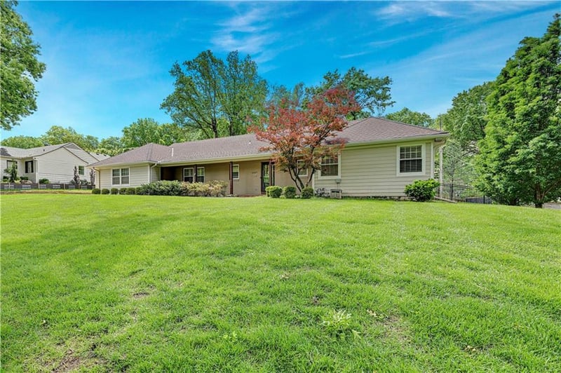 1227 66th St, Kansas City, MO 64113