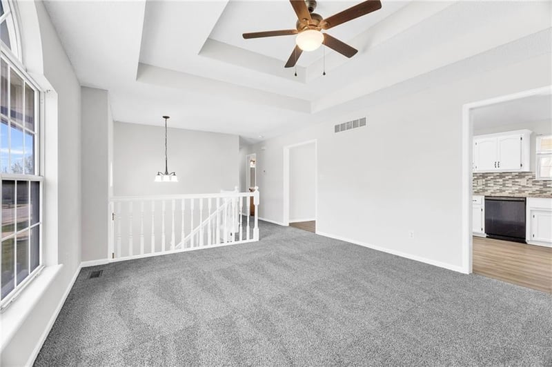 100 N Darrowby Dr, Raymore, MO 64083