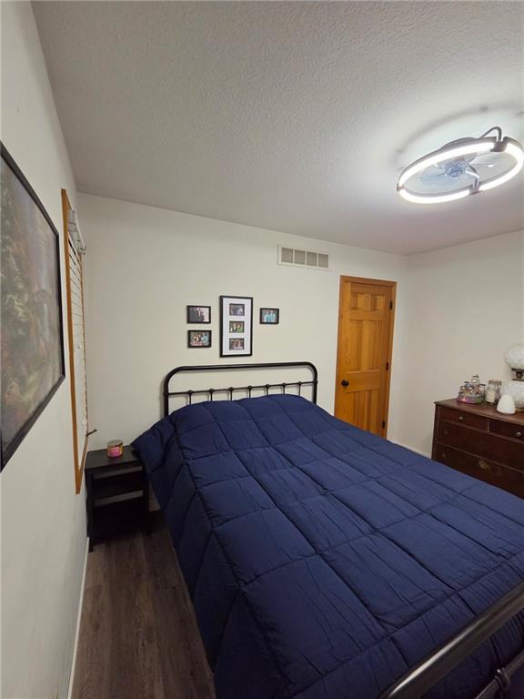 2814 Quail Dr, St Joseph, MO 64506