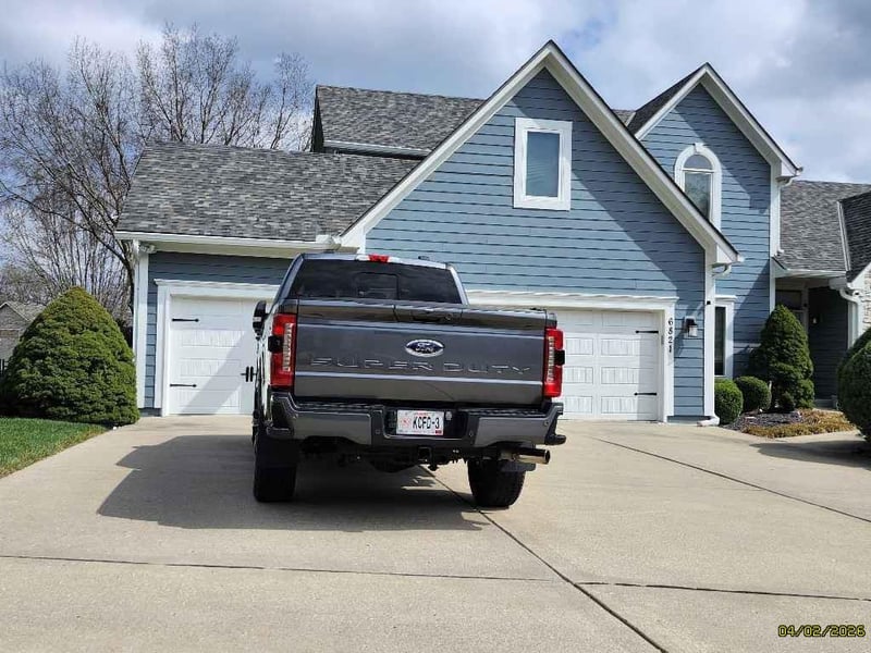 6826 Charleston Dr, Kansas City, MO 64119