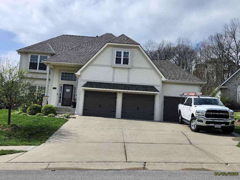 6826 Charleston Dr, Kansas City, MO 64119