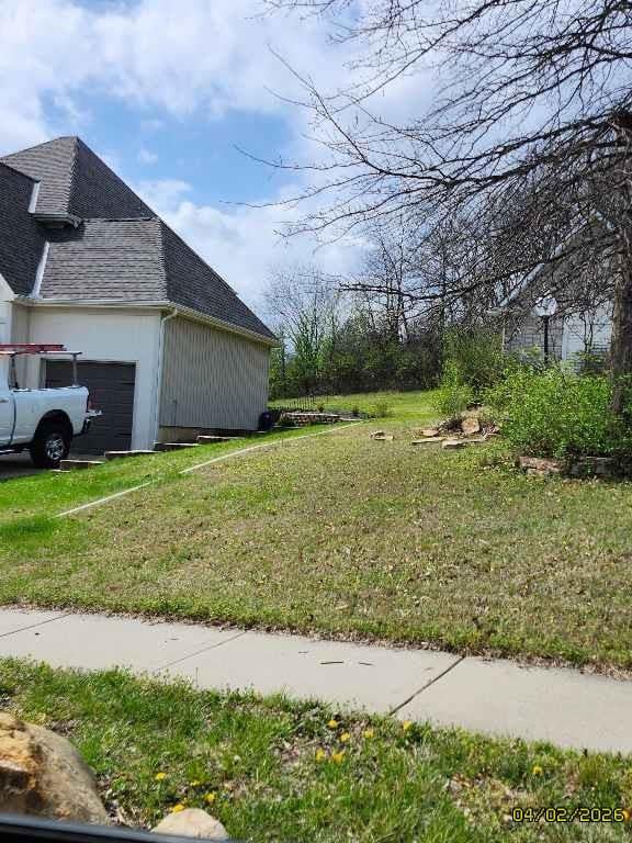 6826 Charleston Dr, Kansas City, MO 64119