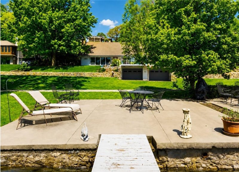 128 W Lakeshore Dr, Lake Quivira, KS 66217