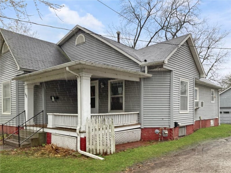 869 Redman Ave, Marshall, MO 65340