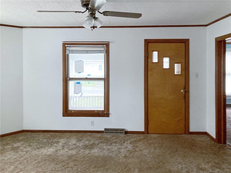 869 Redman Ave, Marshall, MO 65340
