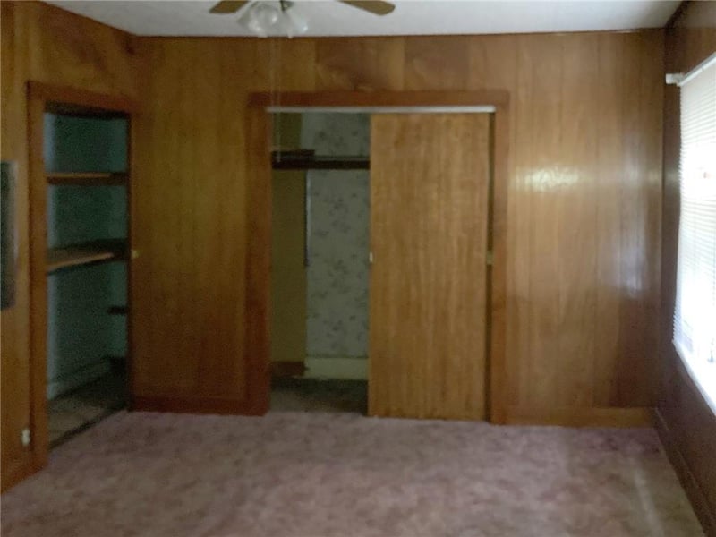 869 Redman Ave, Marshall, MO 65340