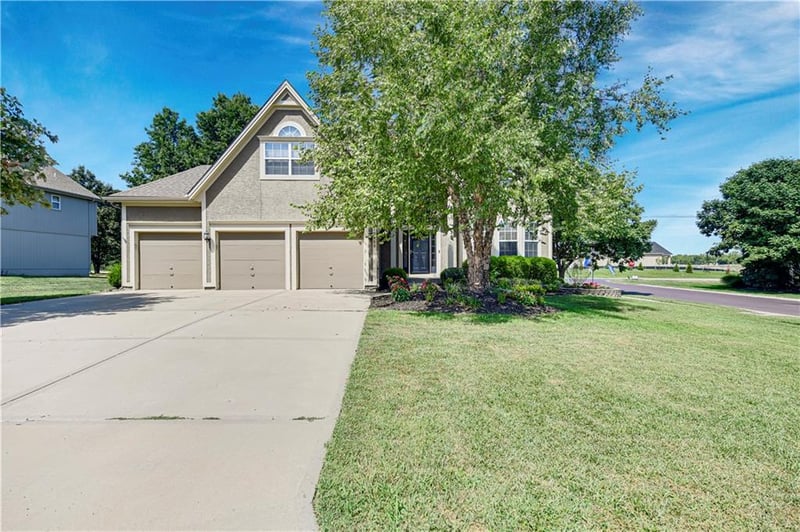 19480 207th Ter, Spring Hill, KS 66083