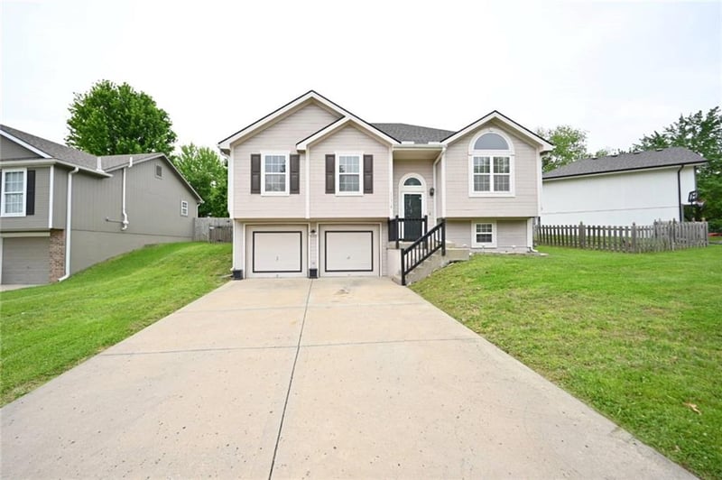 11318 Booth Ave, Kansas City, MO 64157
