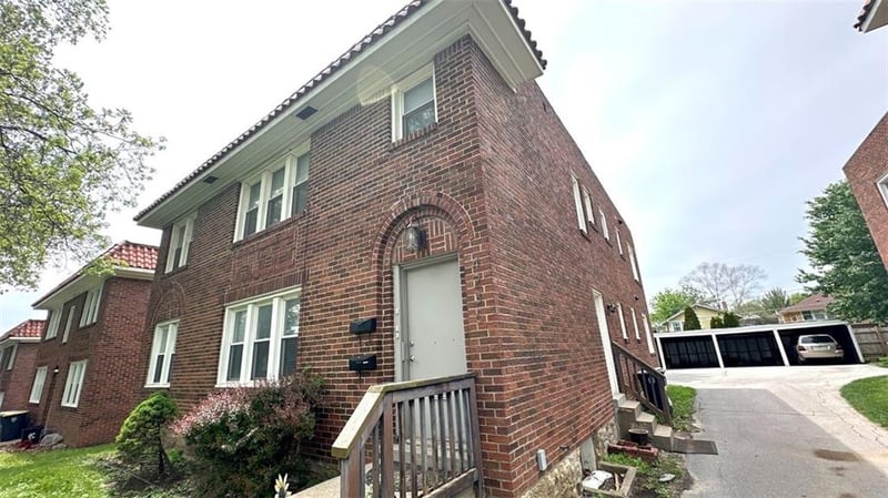 4236 Holly St, Kansas City, MO 64111