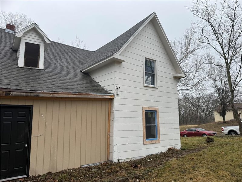 5512 Cypress Ave, Kansas City, MO 64130