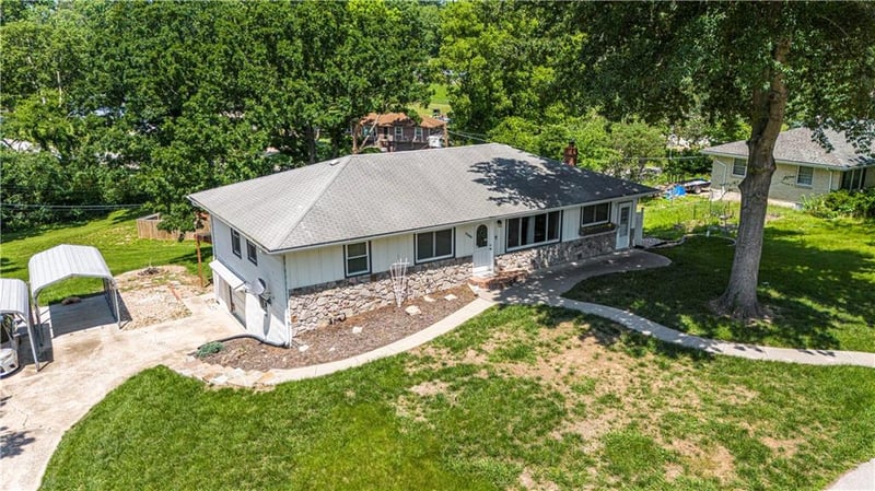 2800 Cedar Crest Ter, Independence, MO 64057