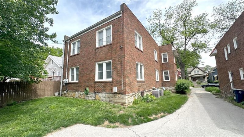 4232 Holly St, Kansas City, MO 64111