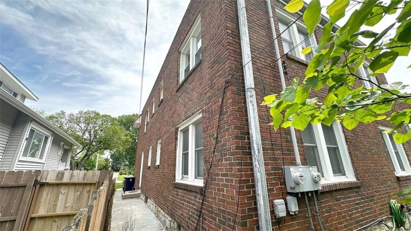 4232 Holly St, Kansas City, MO 64111