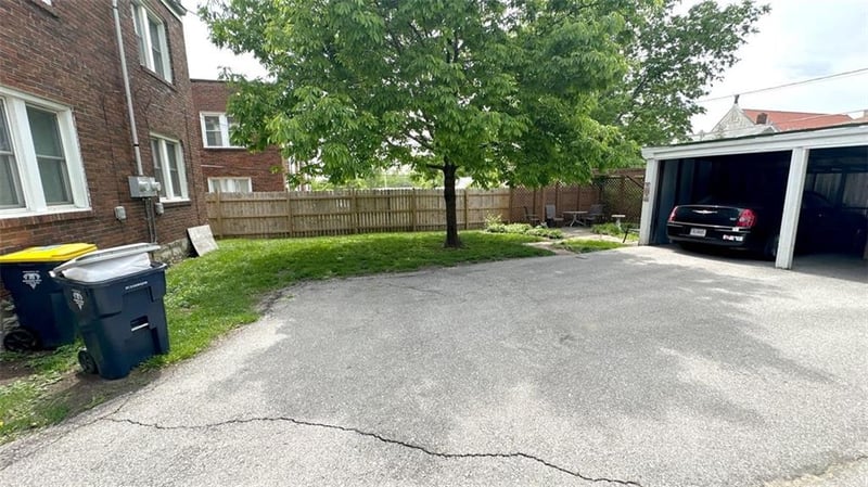 4232 Holly St, Kansas City, MO 64111
