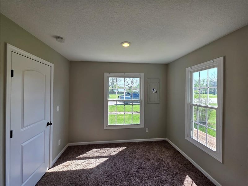 712 Market St, Lacygne, KS 66040