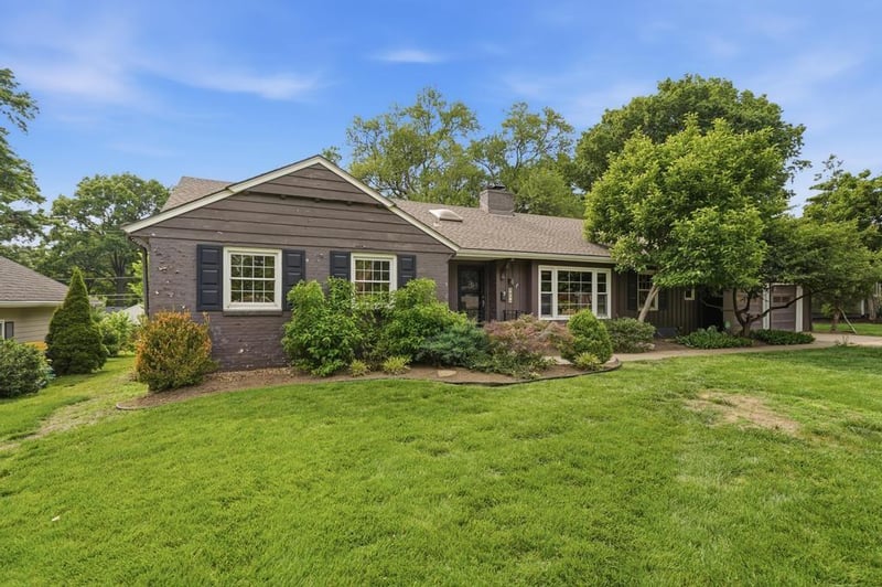 5900 Windsor Dr, Fairway, KS 66205