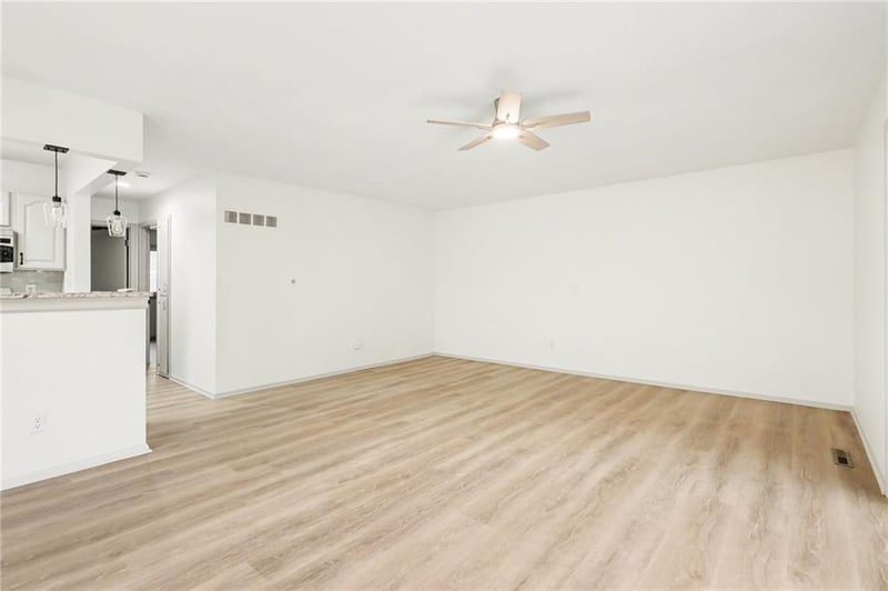 10905 Gillette St, Overland Park, KS 66210