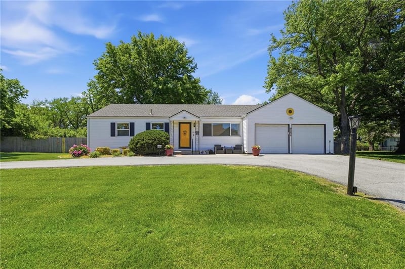 1001 Walker St, Olathe, KS 66061