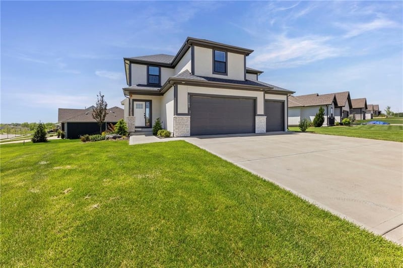21103 186th Ter, Spring Hill, KS 66083