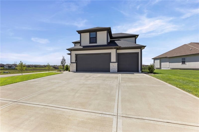 21103 186th Ter, Spring Hill, KS 66083