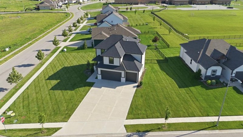 21103 186th Ter, Spring Hill, KS 66083