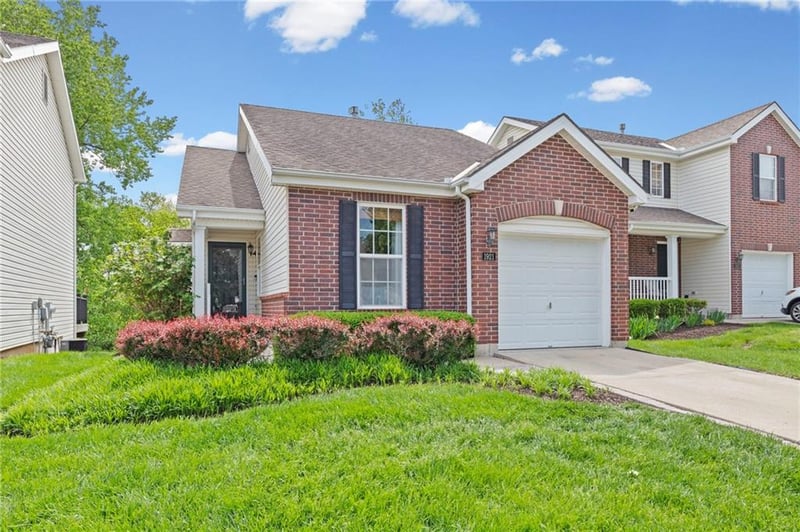 1921 82nd St, Kansas City, MO 64151