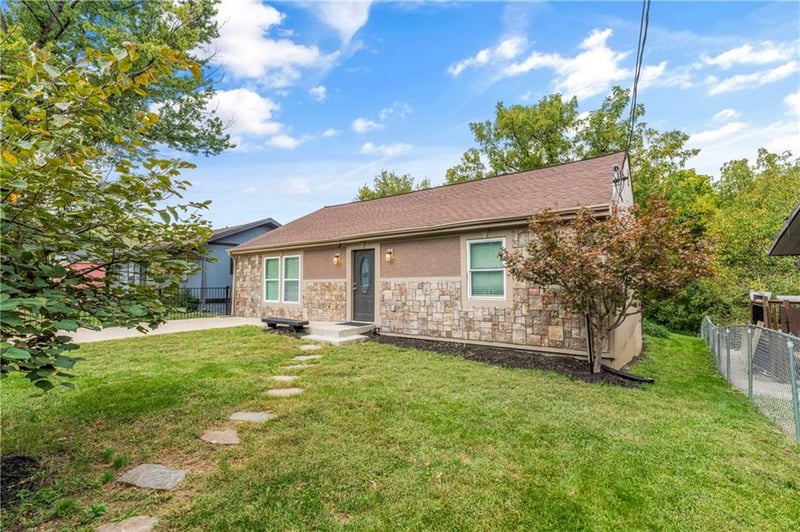 5820 61st St, Kansas City, MO 64119