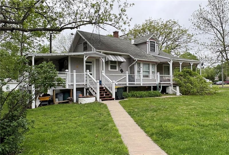 507 Hale St, Spring Hill, KS 66083