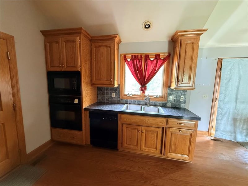 3333 85th Pl, Kansas City, KS 66109