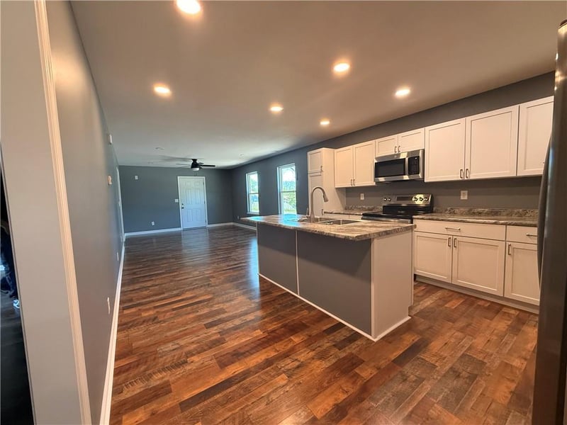 140 C St, Osceola, MO 64776